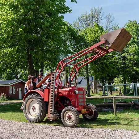 Mehrfamilienhaus Auf 800m Luftlinie Zum *