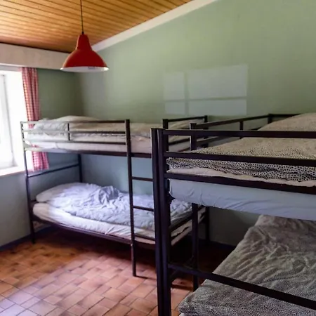 Mehrfamilienhaus Auf 800m Luftlinie Zum