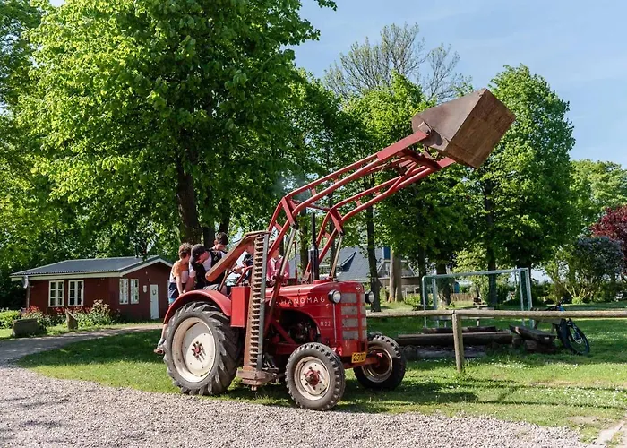 Mehrfamilienhaus Auf 800m Luftlinie Zum *